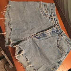 High-waisted blue jean shorts